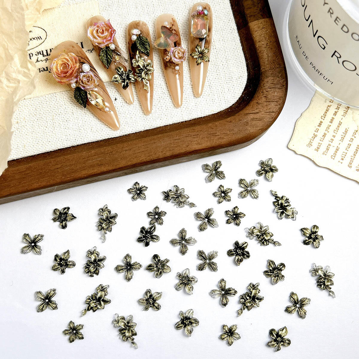 50Pcs Fine Black Gold Color Re - Nail Art Old Money ulasan dan harga
