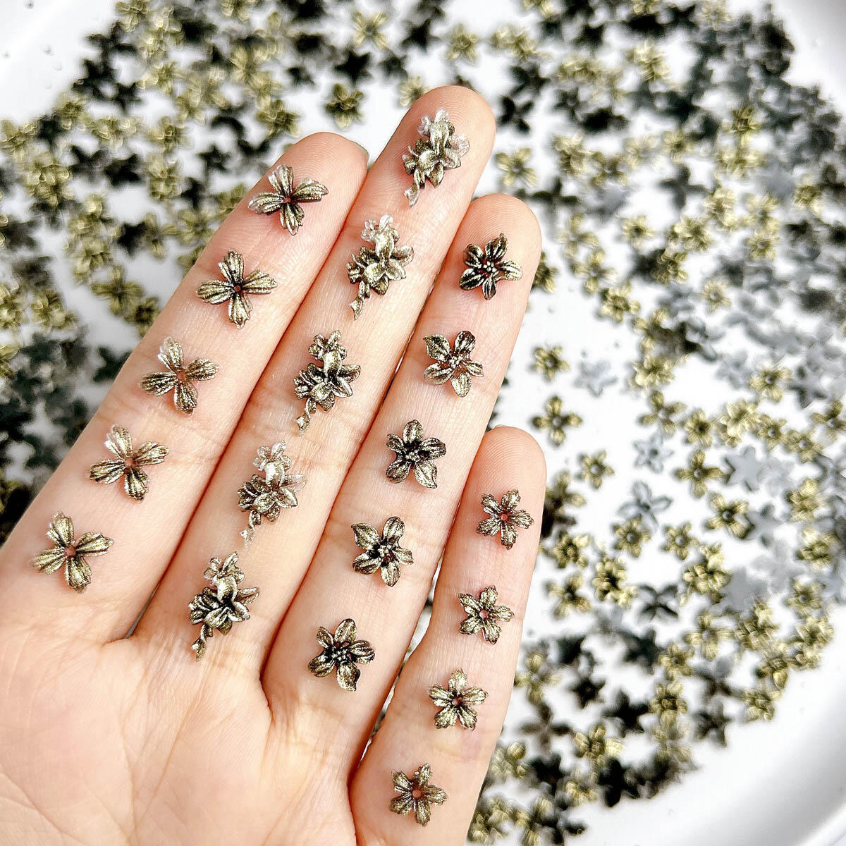 50Pcs Fine Black Gold Color Re - Nail Art Old Money ulasan dan harga